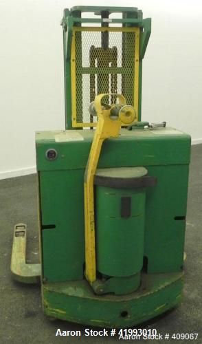 Used Lightnin Agitator Seal.Approximate 10" diameter flange with 2-3/4" bolt centers.