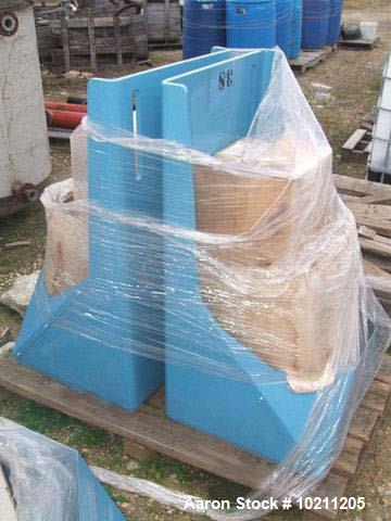 Unused- 200 HP Chemineer Mixer Drive, Model 10HTNS-200. HT turbine agitator drive. Right angle design. Output rpm is 68 with motor mount base plate. Also included, sitll in the box. Chesterton split ...