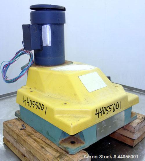 Used Lightnin Series 10 Top Entering Agitator, Model 14Q2. Ratio 14.06 to 1, output 125 rpm. Driven by a 2hp, 3/60/208-230/460 volt, 1740 rpm motor.