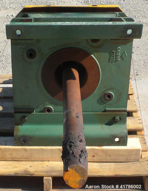 Used Lightnin Series 10 Top Entering Agitator, Model 17Q5. Closed tank design. Ratio 25.92 to 1, output rpm 37, 5 hp rating. Includes a 5 hp, 3/60/230/460 volt, 865 rpm motor.