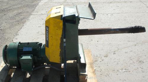 Used Lightnin Series 10 Top Entering Agitator, Model 17Q5. Closed tank design. Ratio 25.92 to 1, output rpm 37, 5 hp rating. Includes a 5 hp, 3/60/230/460 volt, 865 rpm motor.