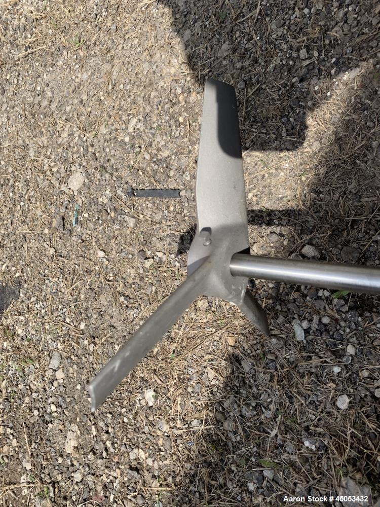 Unused- Lightnin Agitator, Model XJ-30. Approximate 5/8" diameter x 24" long stainless steel shaft with 3-blade turbine. Driven by 0.30hp, 3/60/50/208-220/440 volt, 1725/1450 rpm motor. Serial# 95/31...