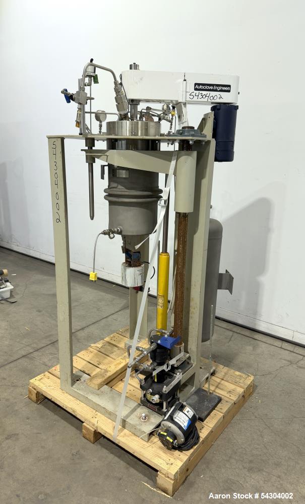 Used Autoclave Engineers 5 Gallon High Pressure Reactor System – 1900 PSI Jacketed Vessel with Agitation Package