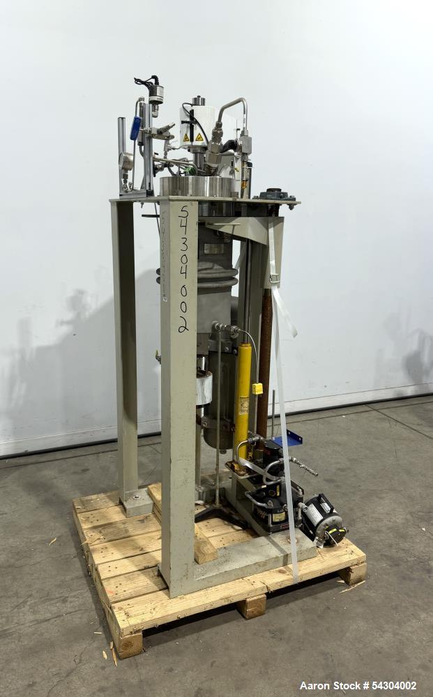 Used Autoclave Engineers 5 Gallon High Pressure Reactor System – 1900 PSI Jacketed Vessel with Agitation Package