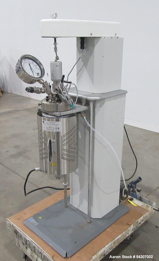 Used Parr Model 4526 Bench Top Reactor 2L 1900 PSI with 4848 Controller