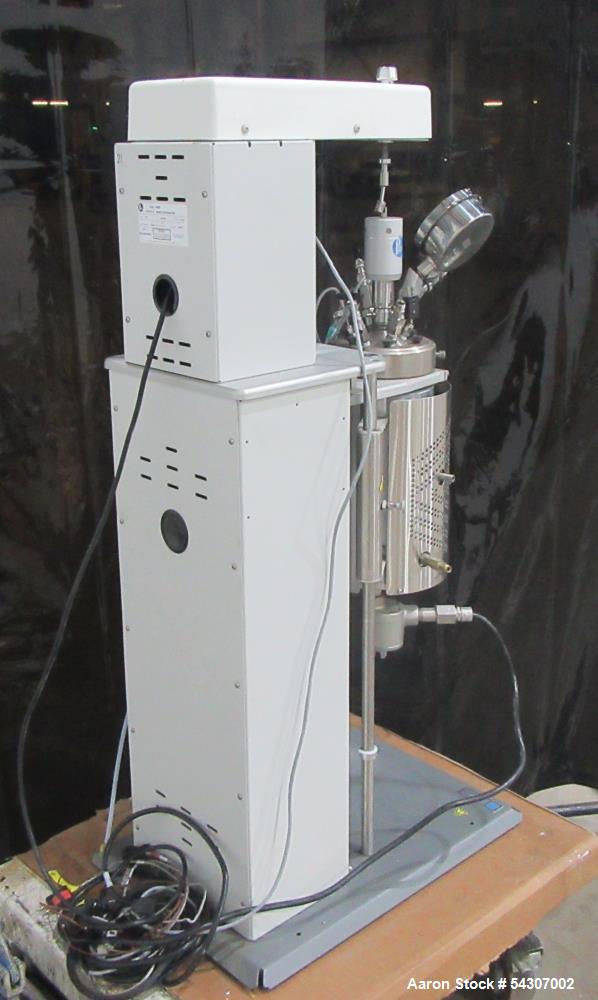 Used Parr Model 4526 Bench Top Reactor 2L 1900 PSI with 4848 Controller