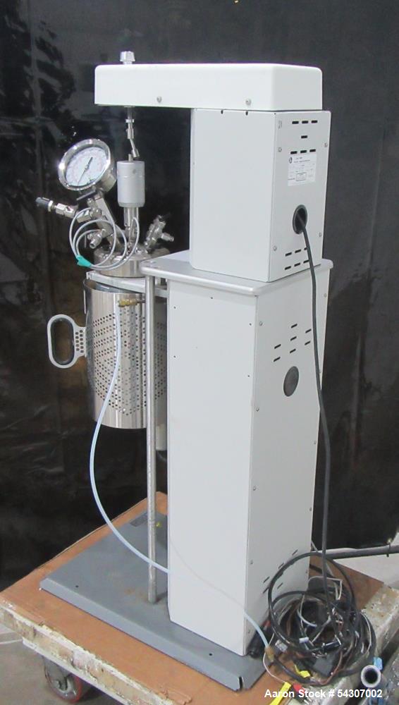 Used Parr Model 4526 Bench Top Reactor 2L 1900 PSI with 4848 Controller