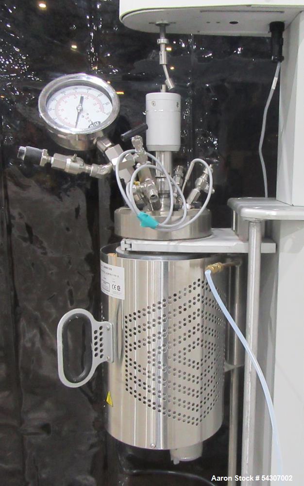 Used Parr Model 4526 Bench Top Reactor 2L 1900 PSI with 4848 Controller