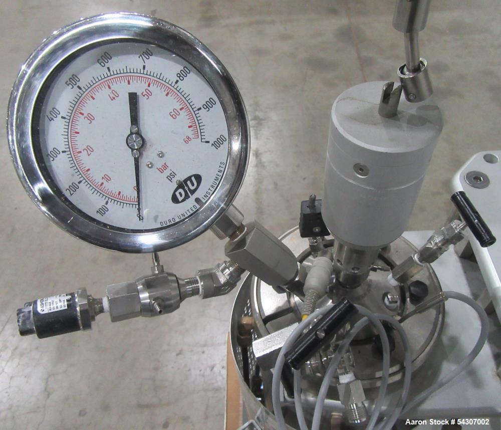 Used Parr Model 4526 Bench Top Reactor 2L 1900 PSI with 4848 Controller