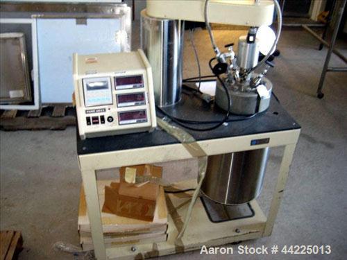 Used Parr Autoclave, 2 Gallon, Model 4552M, Stainless Steel. Rated 1900 psig at 350 degrees F. With drive unit, electrically heated, on cart with controls, 230 volts. Serial #906.