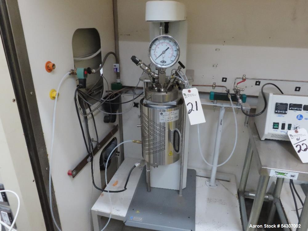 Used Parr mod. A2600HC12EB, Pressure Reactor w/ Controller, 1000psi, 115 V, HZ 50/60, Amps 12.0;Lot #21