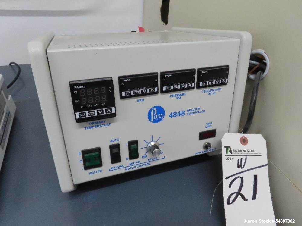 Used Parr mod. A2600HC12EB, Pressure Reactor w/ Controller, 1000psi, 115 V, HZ 50/60, Amps 12.0;Lot #21