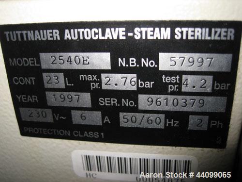 Used Tuttnauer Brinkmann Autoclave Steam Sterilizer, Model 2540E. 2.76 Bar max pressure, 230 volt, serial# 9610379, national board# 57997, new 1997.