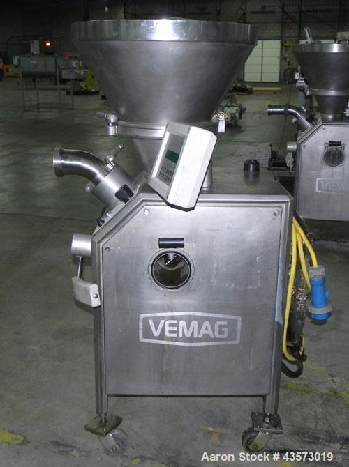 Used Vemag Reiser Continuious Vacuum Filler, Model Robot 500, Type 128/90. Filling rate up to 2,500 kg/hr depending on feed element, portion weight 5-30,000 g, can be set in increments of .01 or 1 g,...