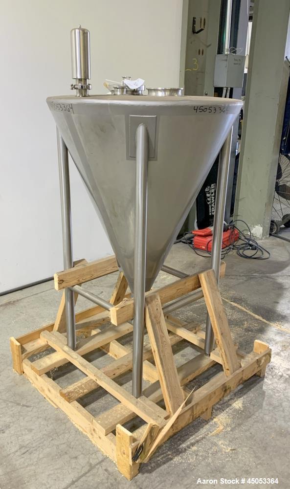 Unused- Schlueter Eductor / Pump Hopper, 304 Stainless Steel, Vertical. Approximate 36" diameter x 26" long cone bottom. Vib...