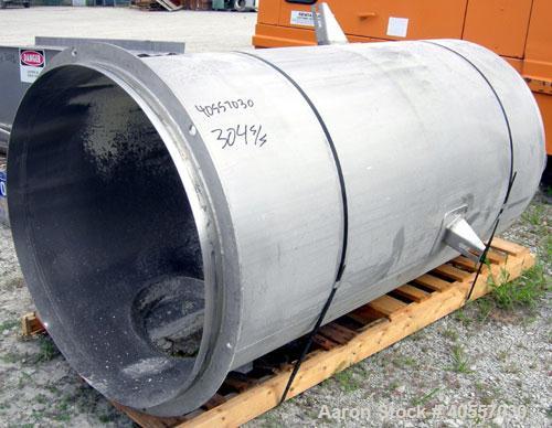 Used Azo Live Bottom Bin Discharger, 304 stainless steel. Approximately 44'' diameter, 9 1/2'' center bottom outlet. Driven by a 1 hp, 3/60/575 volt, 1730 rpm motor. Includes an approximate 73 cubic ...