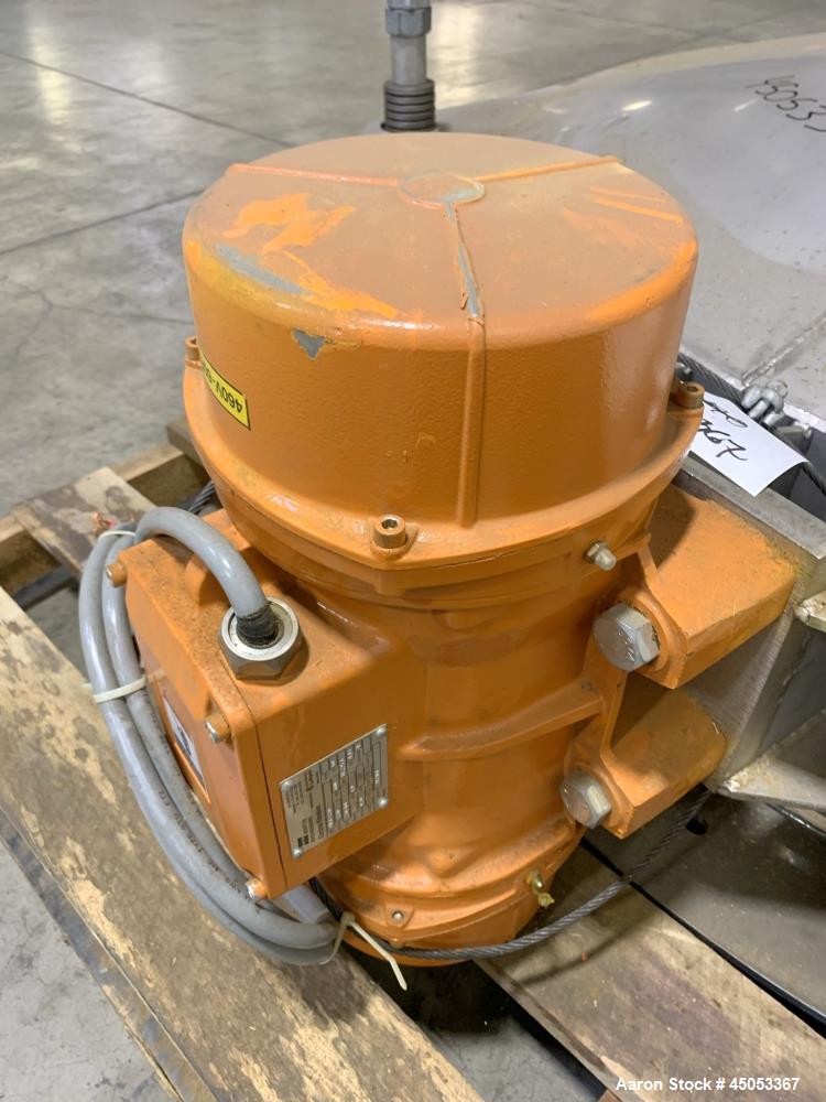 Unused- Peabody Solids Flow Vibratory Feeder / Live Bottom Bin Discharger, Model 6260C, Stainless Steel. 60" Diameter. 20" Discharge. Martin S90 series moto magnetic electric vibrator. Control panel.