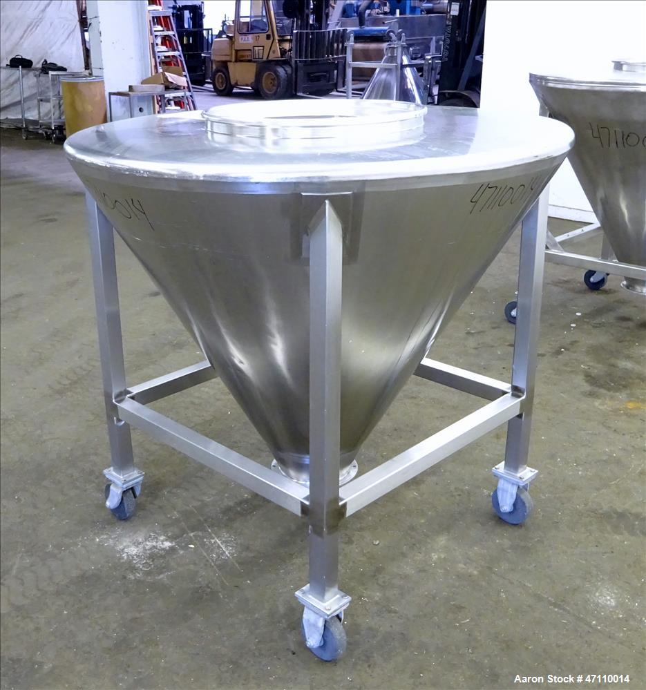Used United Utensils Hopper Tote, Approximate 17 Cubic Feet, 304 Stainless Steel. Approximate 52" diameter x 45" deep coned hopper. Top cover with a 22-1/2" inlet, 8" center bottom outlet with a manu...