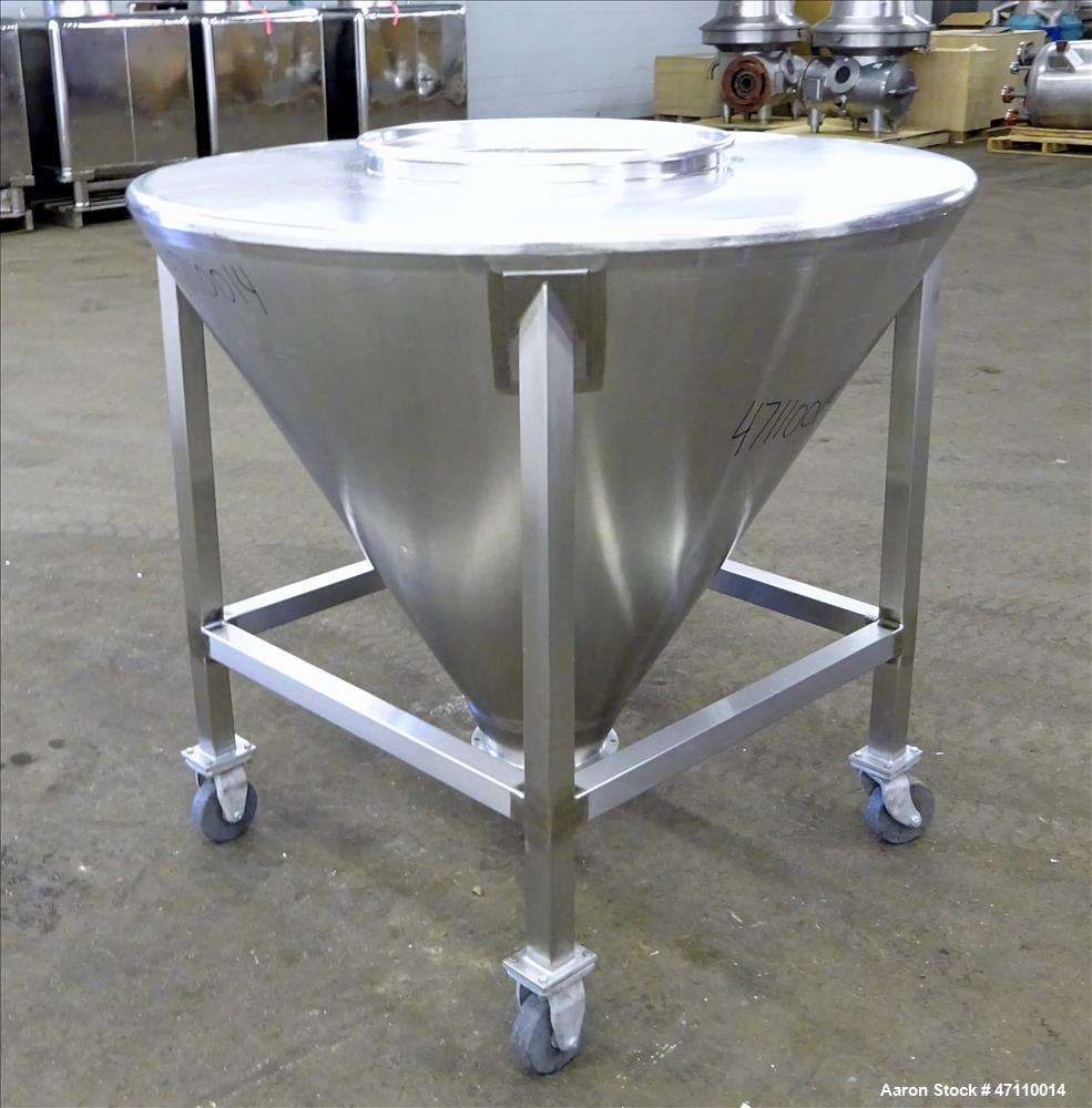 Used United Utensils Hopper Tote, Approximate 17 Cubic Feet, 304 Stainless Steel. Approximate 52" diameter x 45" deep coned hopper. Top cover with a 22-1/2" inlet, 8" center bottom outlet with a manu...