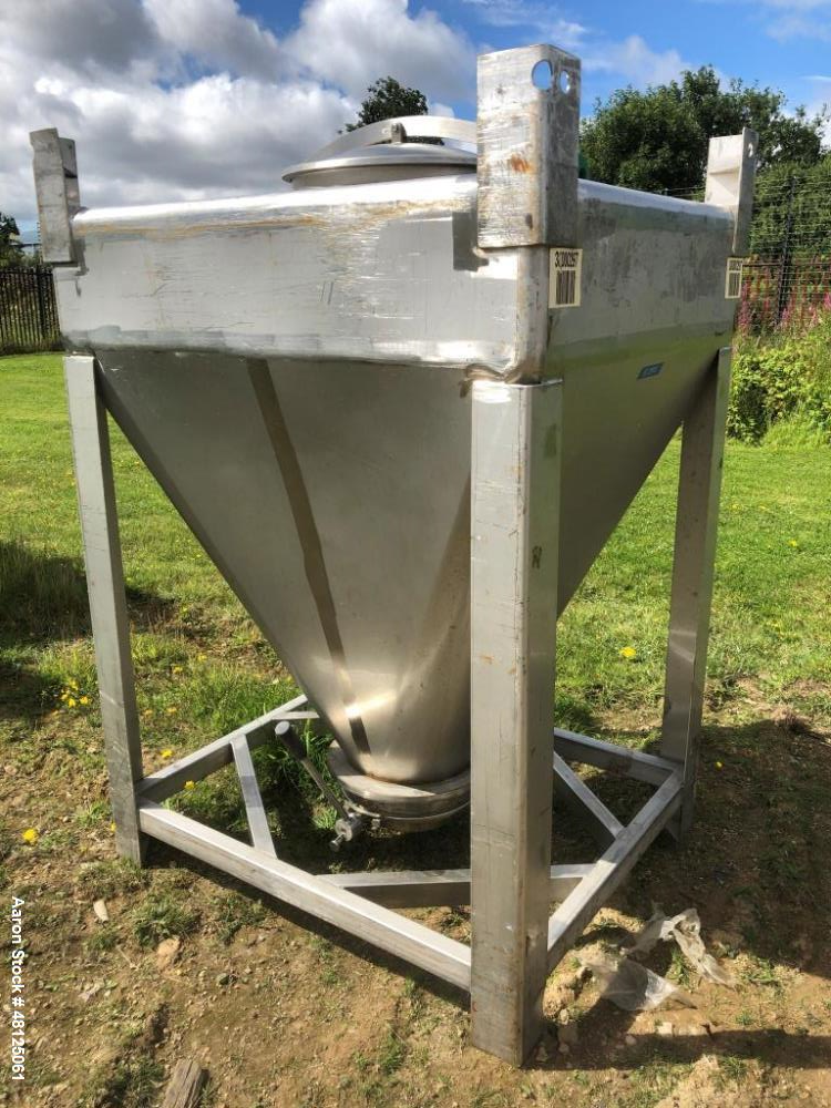 Used Approximately 600 litre (21.2 Cu.Ft.)stainless steel product containers. Unit measures approximately 1,050mm long x 805mm wide x 205mm straight side height with 1,000mm cone height. Has top manw...
