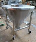 Used United Utensil 16 Cubic Foot Tote Bin – 304 Stainless Steel, Portable Stand