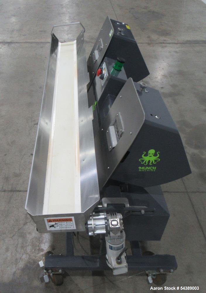 Munch Machine Double Bucker Used Hemp Bucking Machine with Conveyor