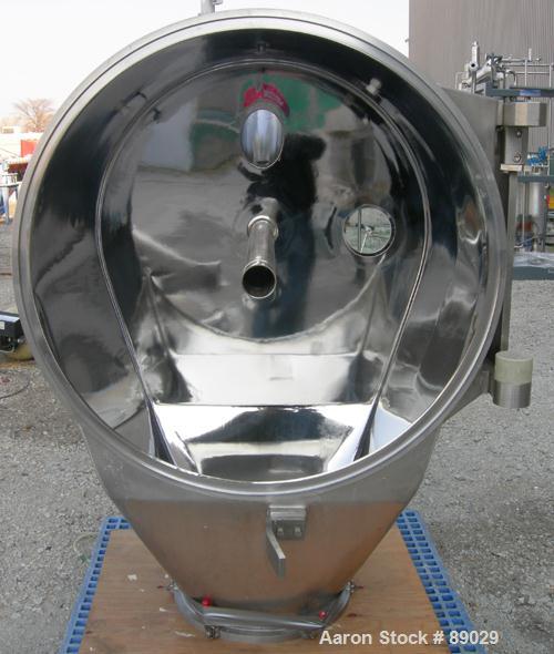 USED: Heinkel model HF800.1 inverting filter centrifuge. Wetted parts Hastelloy C22. 800 mm bowl, max bowl speed 1600 rpm. Approximate drum capacity 149 kg/119 L. Driven by a 40 hp motor. Built 1992....