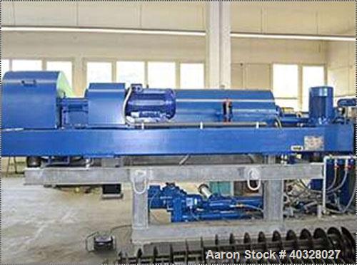 Used KHD Humboldt S2-1 Solid Bowl Decanter Centrifuge. Carbon steel construction (product contact areas). Max bowl speed 2650 rpm, bowl diameter 17.55" (450 mm). Sincle lead conveyor with hardfacing,...