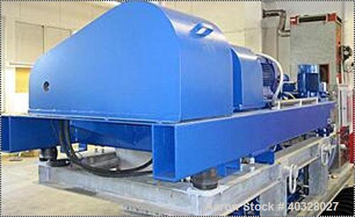 Used KHD Humboldt S2-1 Solid Bowl Decanter Centrifuge. Carbon steel construction (product contact areas). Max bowl speed 2650 rpm, bowl diameter 17.55" (450 mm). Sincle lead conveyor with hardfacing,...