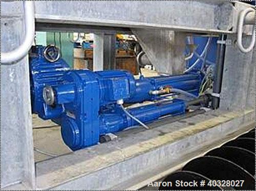 Used KHD Humboldt S2-1 Solid Bowl Decanter Centrifuge. Carbon steel construction (product contact areas). Max bowl speed 2650 rpm, bowl diameter 17.55" (450 mm). Sincle lead conveyor with hardfacing,...