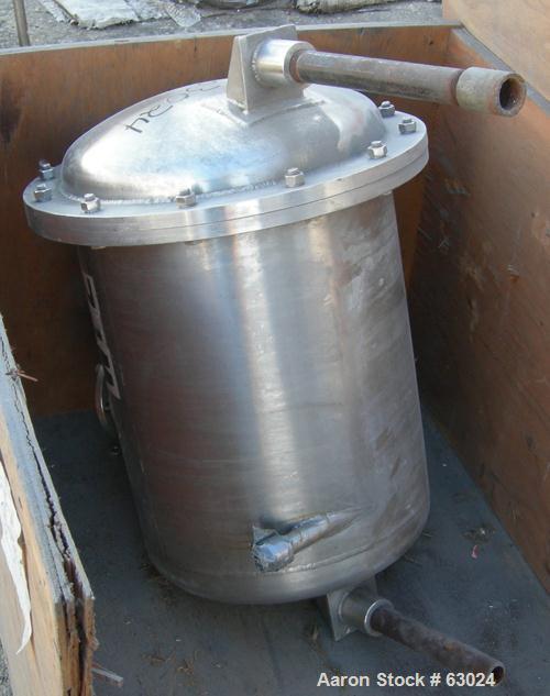 USED: Westfalia separator, type MSA-90-01-076. 316 stainless steel construction. Self-desludging. Max bowl speed 5920 rpm by a 27.75 hp/ 18.5 kw-380 volt/50 cycle/3 ph Loher type A180LA-4 motor.