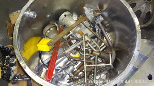 Used Westafalia SAMR 5036 Desludger Disc Centrifuge. 329 Stainless steel construction (product contact areas), maximum bowl speed 6500 rpm. Clarifier design (liquid/solids separation), centripetal pu...