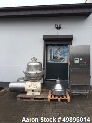 ucht - Alfa Laval BRPX 313 SFD-34 Separatorzentrifuge, mit Werkzeugen und Bedienfeld.