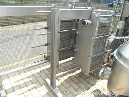 USED: Westfalia KDB-30-02-076 nozzle "Quark" centrifuge, 316 stainlesssteel construction on product contact areas. Light phase centripetalpump liquid discharge, heavy gravity overflow, direct driveco...