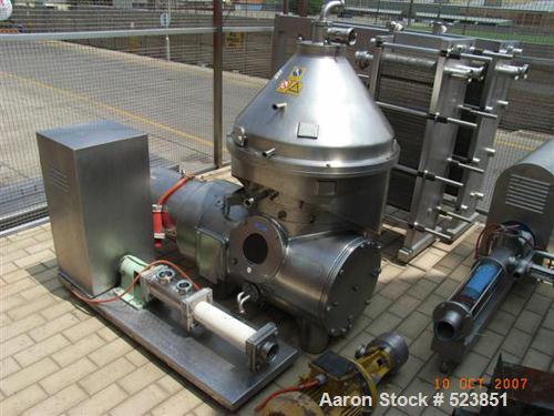USED: Westfalia KDB-30-02-076 nozzle "Quark" centrifuge, 316 stainlesssteel construction on product contact areas. Light phase centripetalpump liquid discharge, heavy gravity overflow, direct driveco...