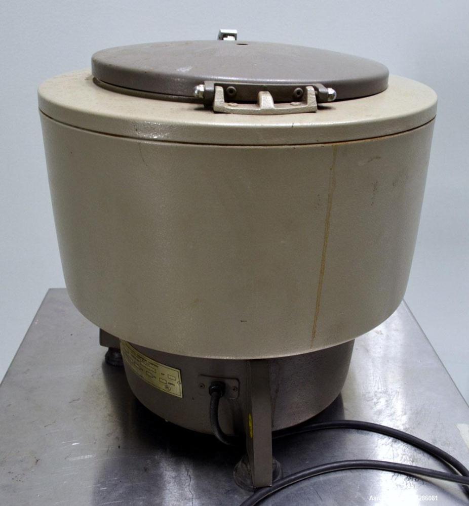 Used IEC International Equipment Company Lab Centrifuge, Model HN-S. Maximum 8450 rpm. Includes speed control, brake, and a model 211 4 position swing out rotor. Driven by a 1/7hp, 1/60/115 volt moto...