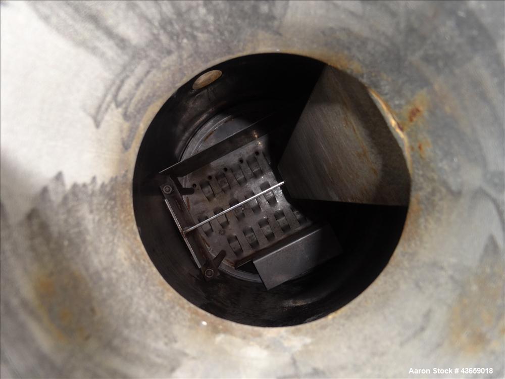 Used Stainless Steel Arrow Tank & Engineering Sieve Tray Column