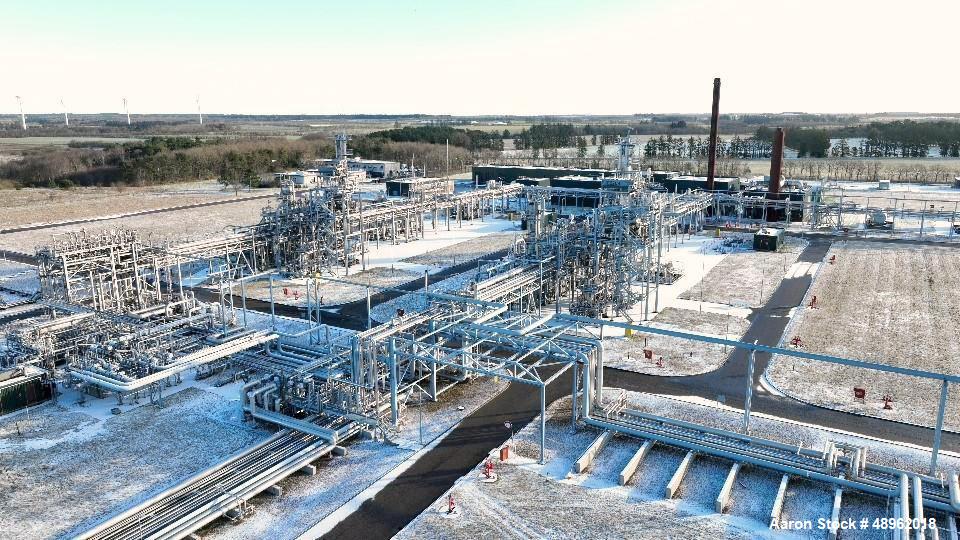 Natural Gas Treatment Plant with a capacity of10,880,000 m3/day (384,223,000 cfd