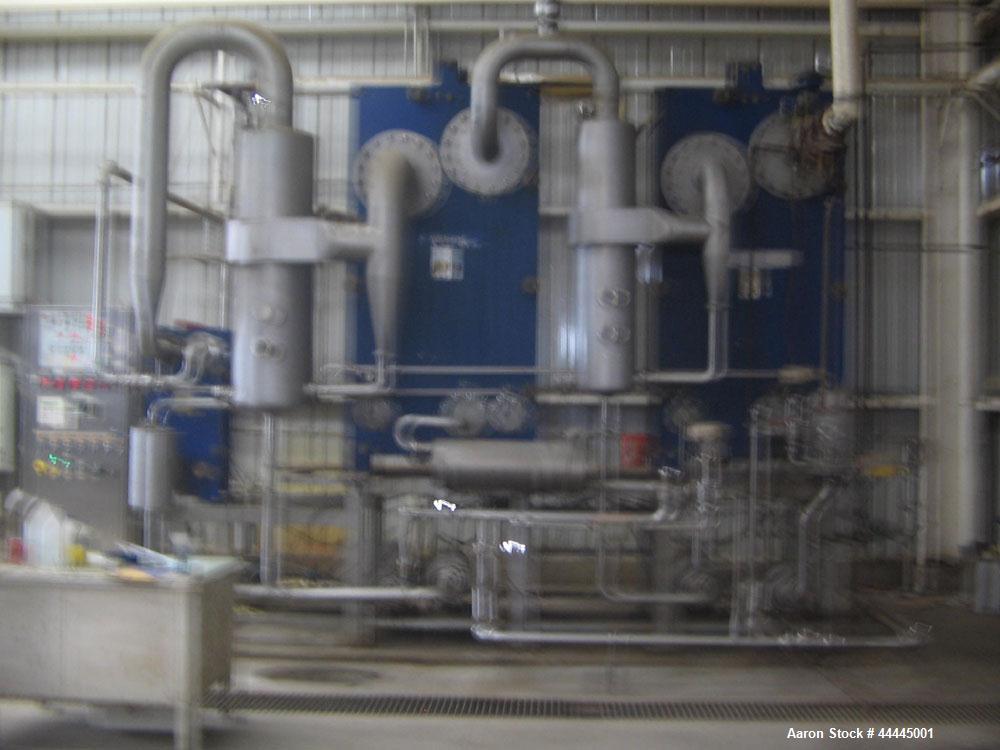 Used Fishmeal Plant, 2,5 MT/hour raw material.  Includes the following equipment:  infeed tank; mill breaker, vertical and horizontal; conveyor; cooker; homogenizer; Inox tank with direct steam; scre...