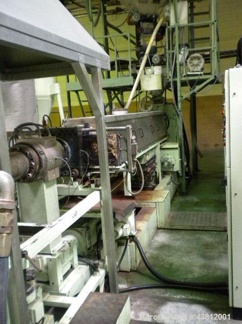 Used OMV E35-2 Extrusion Line.  Previously used for polypropylene cups.  Scheme 61-614.  Comprised of (1) single screw extruder, (1) mold with 18 cavities, (1) thermoformer, motor 335 hp (250 kW), 50...