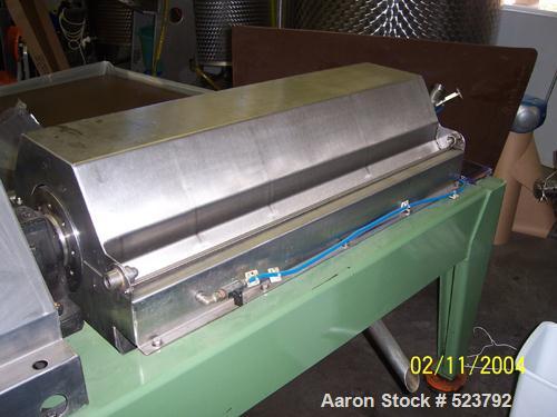 USED: Oliomio 350 Olive Process Plant, consists of the following: Washer/Deleafer Unit: The olives are deposited into this open topped unit, the olives are scrolled into the deleafer unit and drop in...