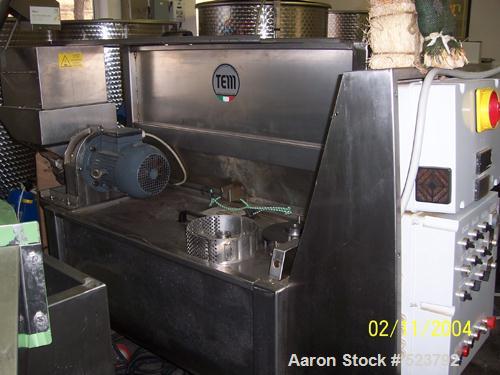 USED: Oliomio 350 Olive Process Plant, consists of the following: Washer/Deleafer Unit: The olives are deposited into this open topped unit, the olives are scrolled into the deleafer unit and drop in...