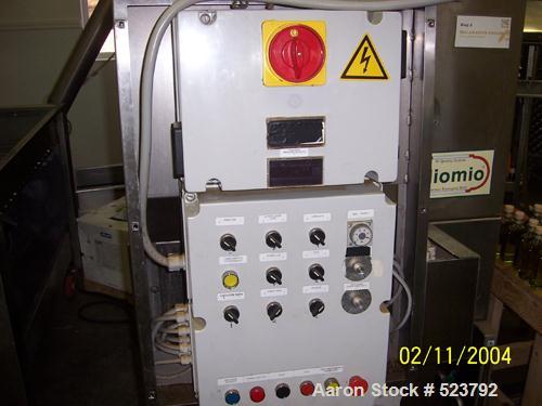 USED: Oliomio 350 Olive Process Plant, consists of the following: Washer/Deleafer Unit: The olives are deposited into this open topped unit, the olives are scrolled into the deleafer unit and drop in...