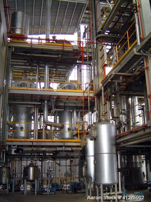 Used Fatty Acid Fractionation and Glycerine Refinery. Rated 50 tons per day coconut oil. Plant built by Process Technologies. The fat splitter utilizes Lurgi technology; fractionating and distillatio...