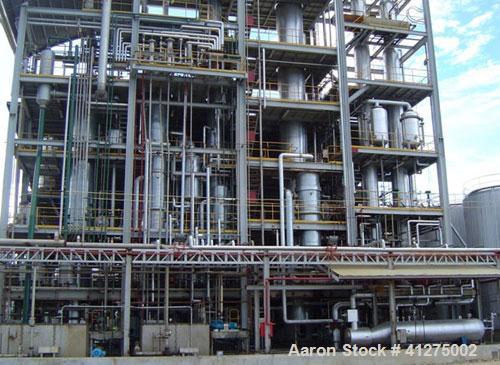 Used Fatty Acid Fractionation and Glycerine Refinery. Rated 50 tons per day coconut oil. Plant built by Process Technologies. The fat splitter utilizes Lurgi technology; fractionating and distillatio...