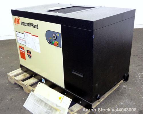 Used Ingersoll-Rand Unigy Rotary Screw Air Compressor, Model UNI-15-150-H. Capacity 53 CFM, rated operating pressure 125psi. Driven by a 12.5kw (15hp), 400 volt motor. Includes a sound enclosure. Bui...