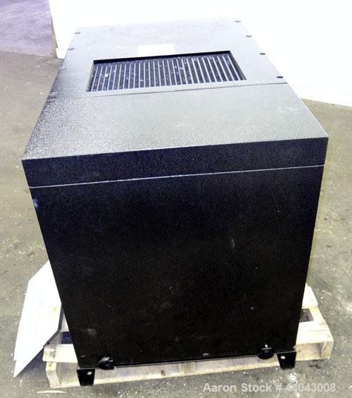 Used Ingersoll-Rand Unigy Rotary Screw Air Compressor, Model UNI-15-150-H. Capacity 53 CFM, rated operating pressure 125psi. Driven by a 12.5kw (15hp), 400 volt motor. Includes a sound enclosure. Bui...