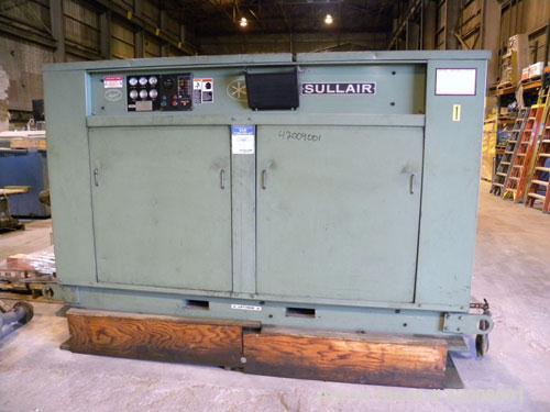 Used Sullair Rotary Screw Air Compressor, model 25-200H ACAC. Single stage, air cooled. Approximately 1218 cfm at 115/125 psig. Driven by a 200 hp, 3/60/460 volt, 1780 rpm motor. Includes a control p...