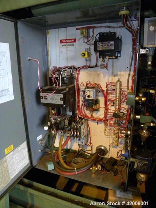 Used Sullair Rotary Screw Air Compressor, model 25-200H ACAC. Single stage, air cooled. Approximately 1218 cfm at 115/125 psig. Driven by a 200 hp, 3/60/460 volt, 1780 rpm motor. Includes a control p...