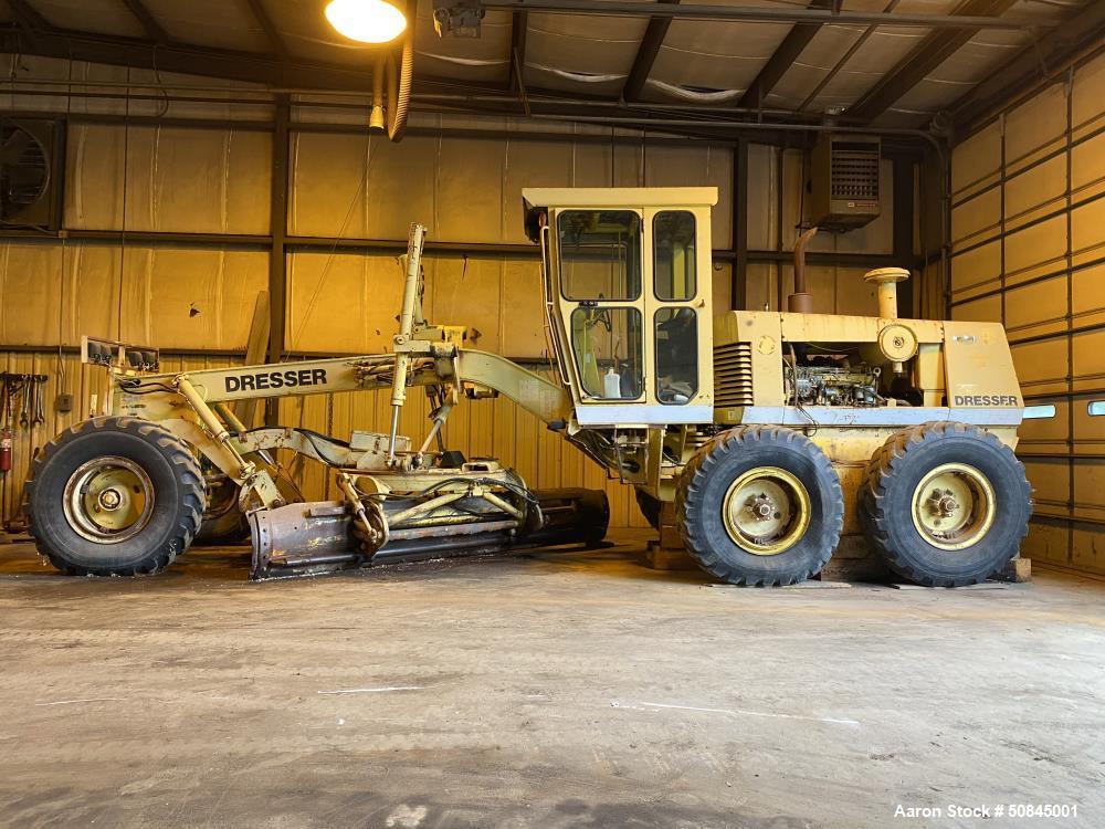 Used Dresser 850 Articulated Motor Grader